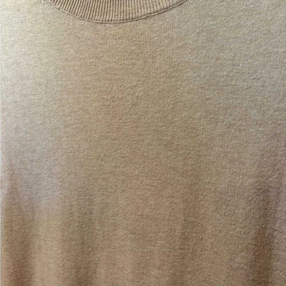 J.Crew Teddie Sweater is a lightweight, classic crewneck women’s M